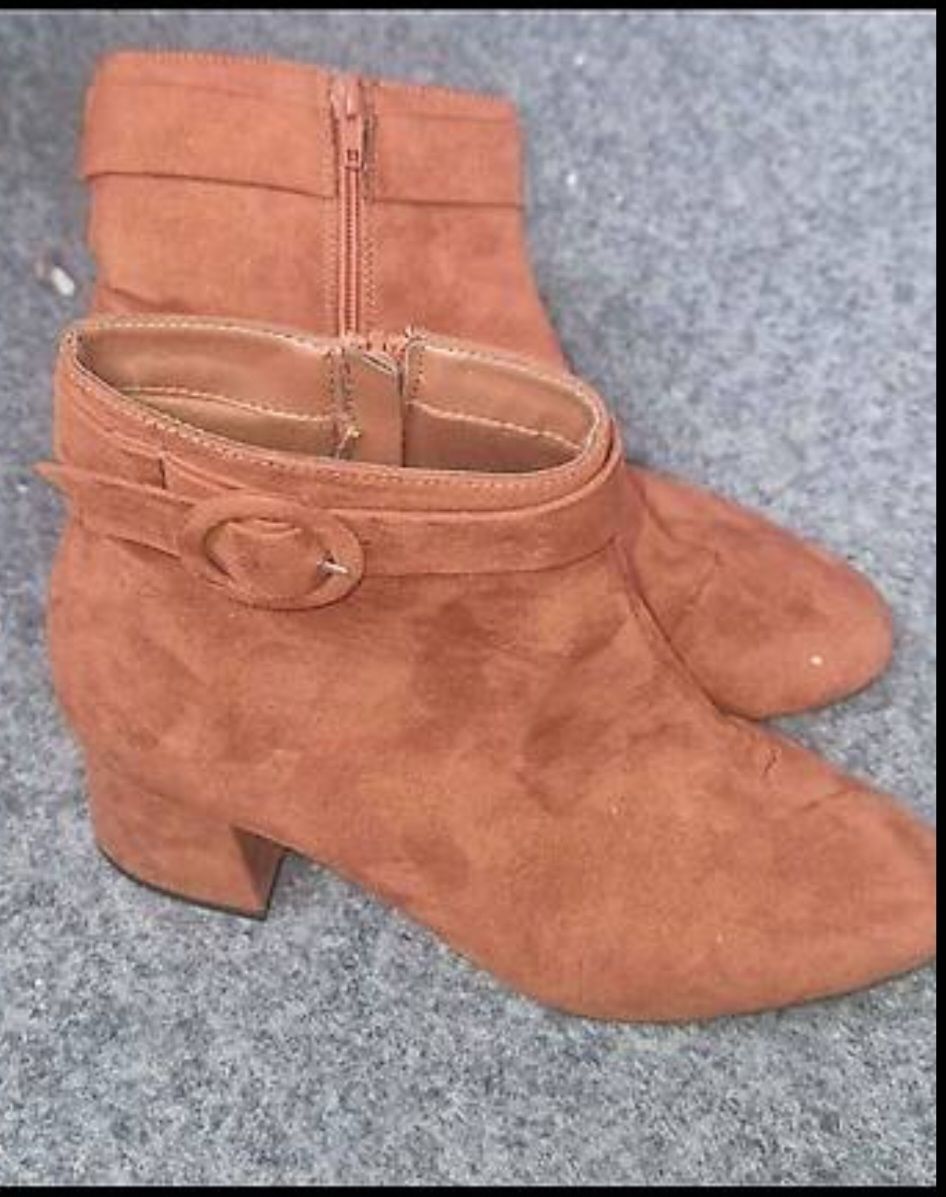 Scarpe da donna: Schicke Wildleder-Stiefeletten Gr. 39 – Nuovo (secondo la descrizione) da Basel venduto da gio_d9qn