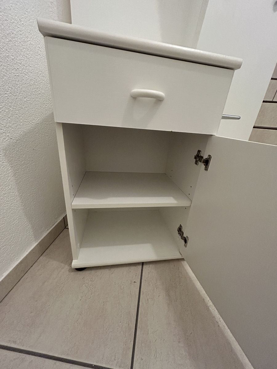 Guardaroba: Garderobe weiss – Usato da Maur venduto da Cambrino 5