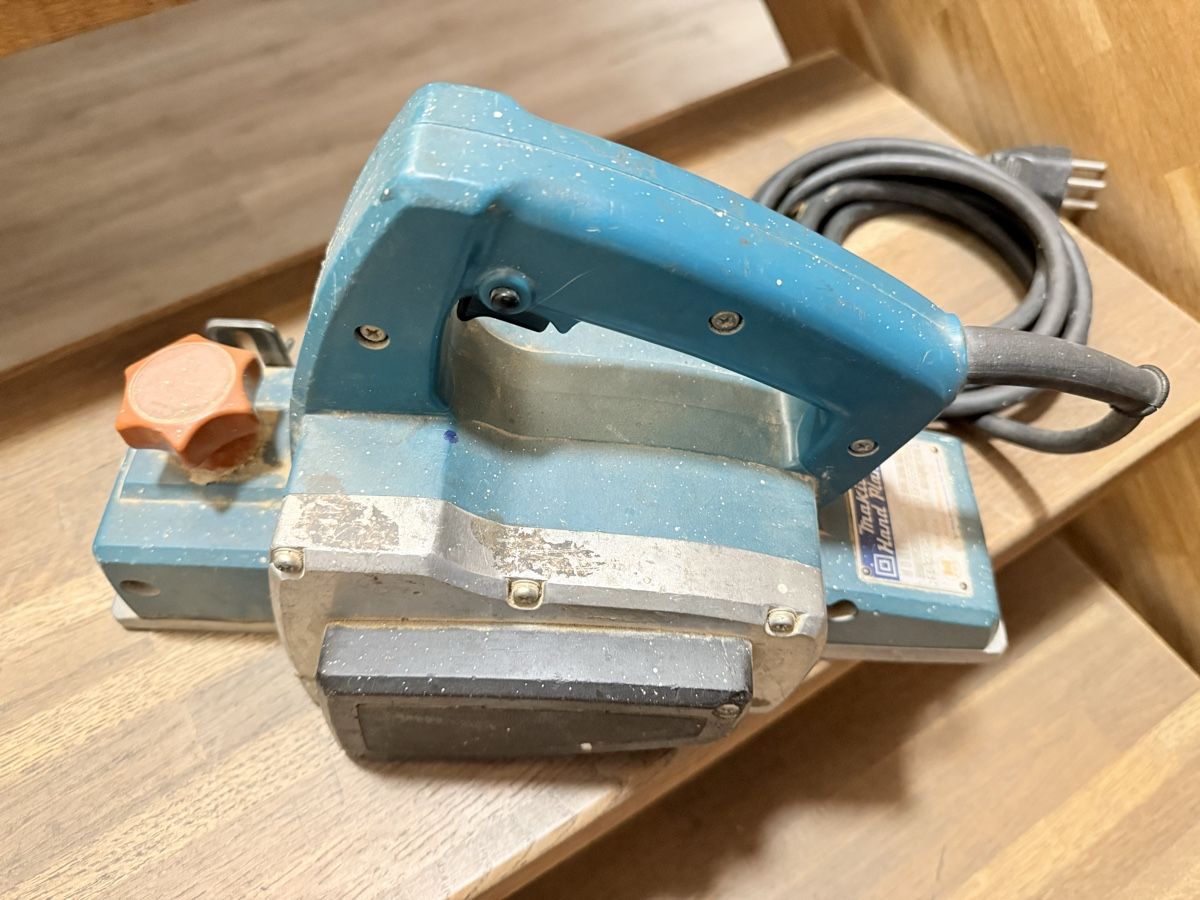 Makita Tutte le macchine: Elektrohobel Makita – Usato da Affoltern BE venduto da _Kaeser_
