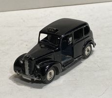 Dinky Toys (GB) 254 Austin FX3 Taxi (1956 – 59)