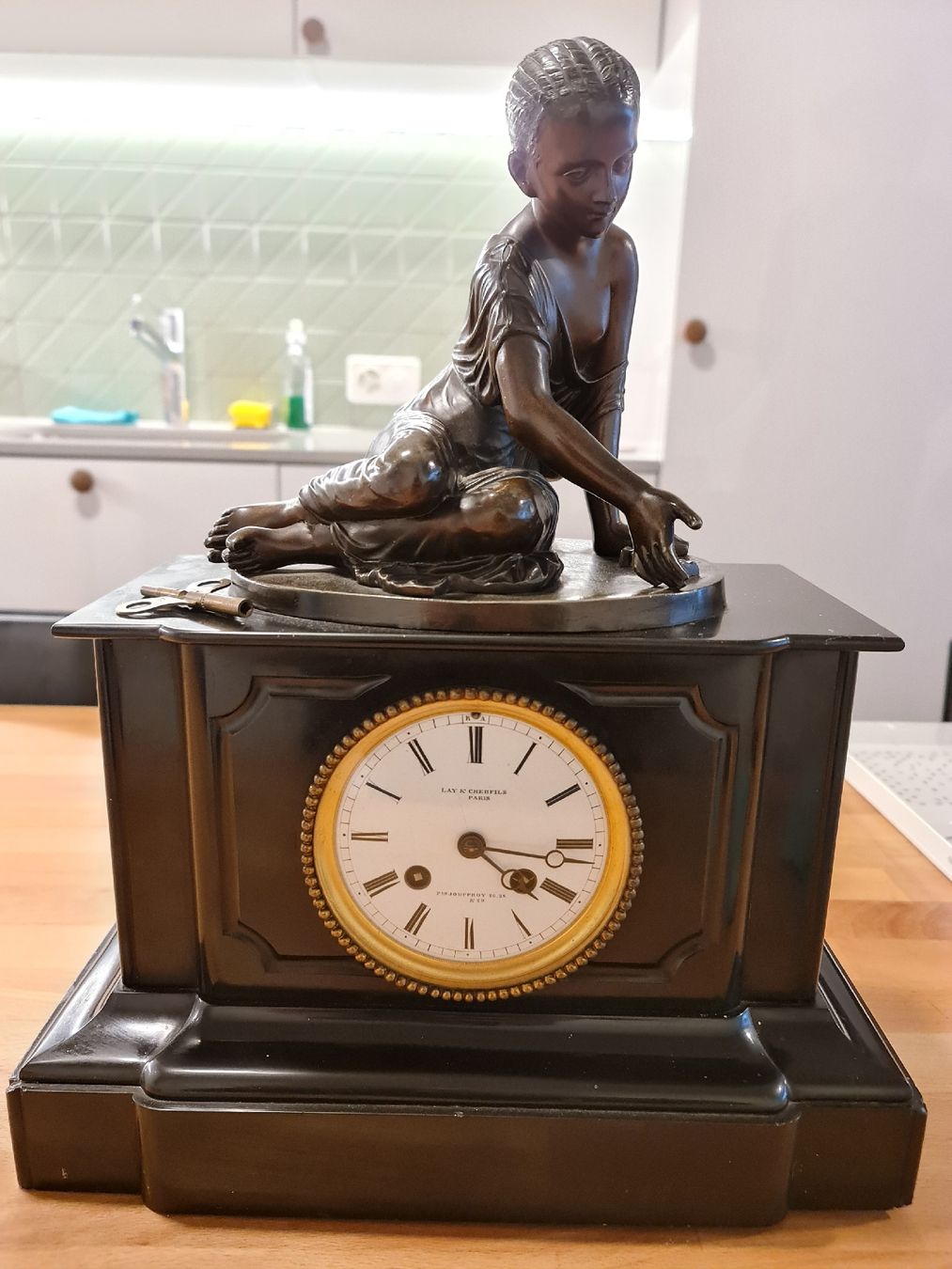 Orologi da terra & Orologi da parete: Tischuhr: Lay & Cherfils – Usato da Basel venduto da Bafidu