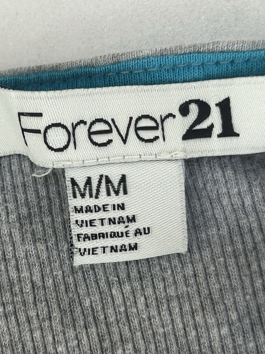 Top: Forever 21 Tank Top Grey Size S/M good condition – Usato da Saland venduto da ele_vc96 3