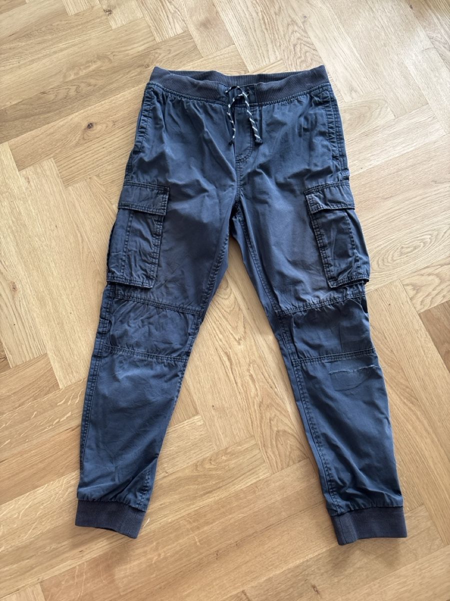 H&M Hosen: Cargohose H&M, Grösse 152 – Gebraucht aus Wohlen AG von Michi761