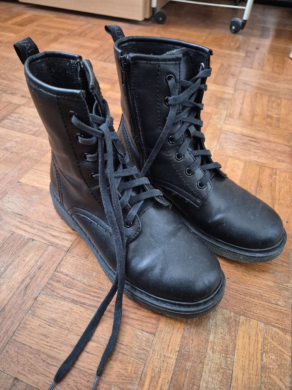 Chaussures femmes: bottes noires  – D'occasion à Villars-sur-Glâne par dia_2q2l