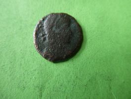 uralte Bronzemünze 13 mm     1.29 g