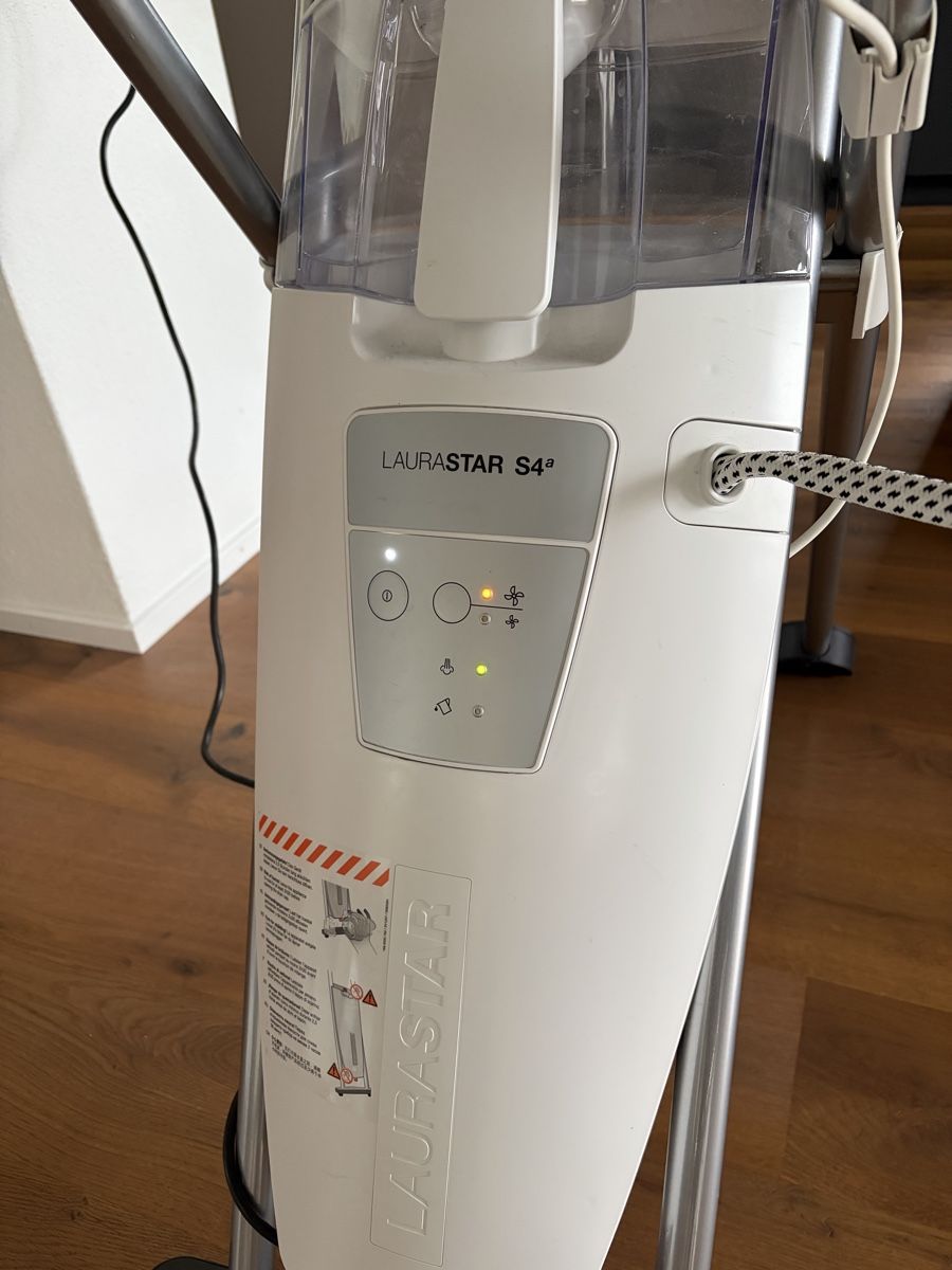 Laurastar Ferri da stiro: Laurastar S4a Dampfbügelsystem – Usato da Nottwil venduto da clasa 1