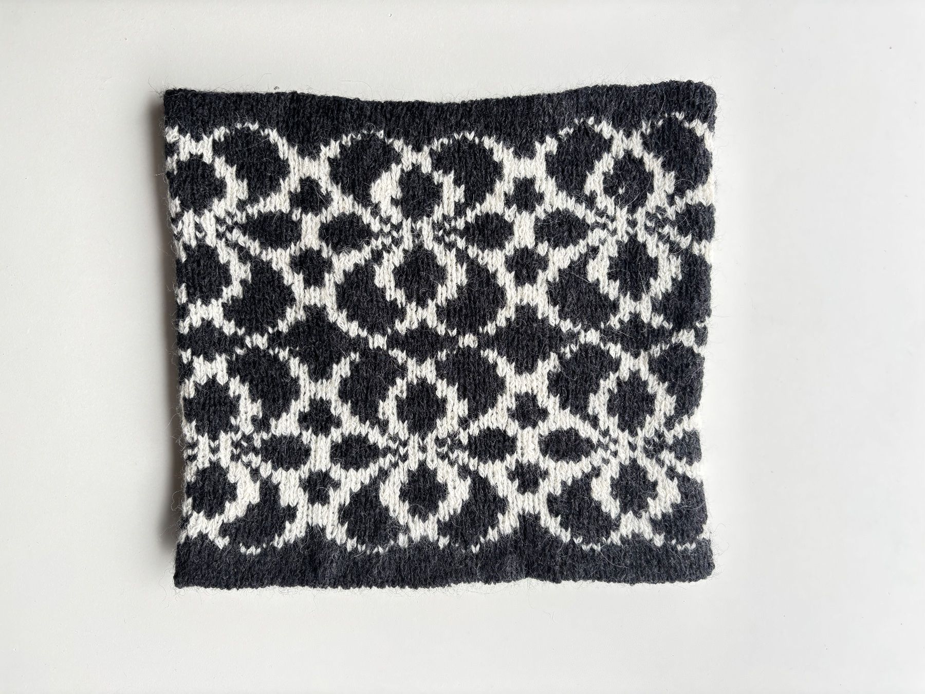 Foulard & Sciarpe: Cowl, Loop, Schauchschal in DoubleFace handgestrickt – Nuovo e nell'imballaggio originale da Fislisbach venduto da handglismet