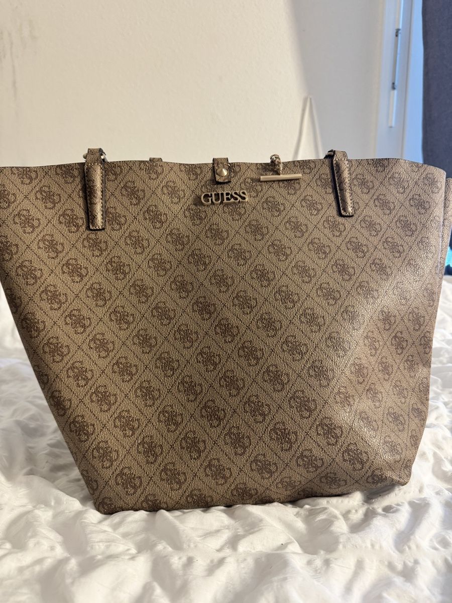Guess Borse da donna: GUESS Shopper/Handtasche – Usato da Richterswil venduto da dil_vc79 1