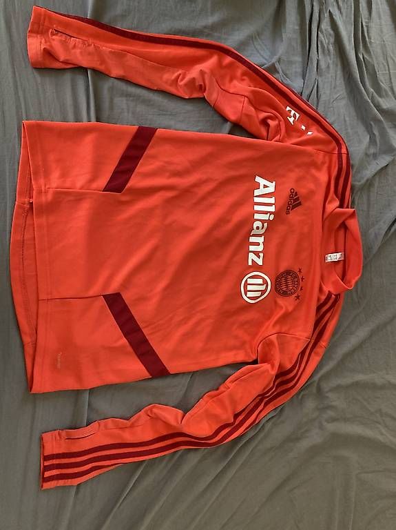 Adidas Pulls & Sweat-shirts: Fc Bayern Trainingspullover in Größe S unisex – D'occasion à Zürich par tit_cl6w