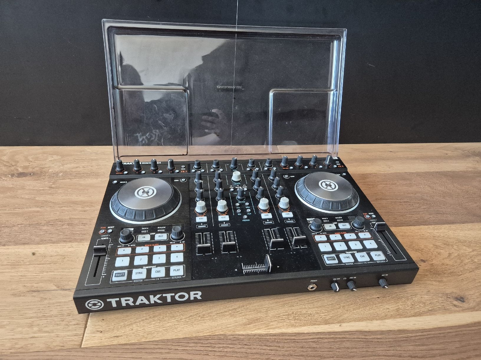 Traktor Console di mixaggio: Mischpult Traktor Kontrol S4 MKII – Usato da Frauenfeld venduto da Sttmusic