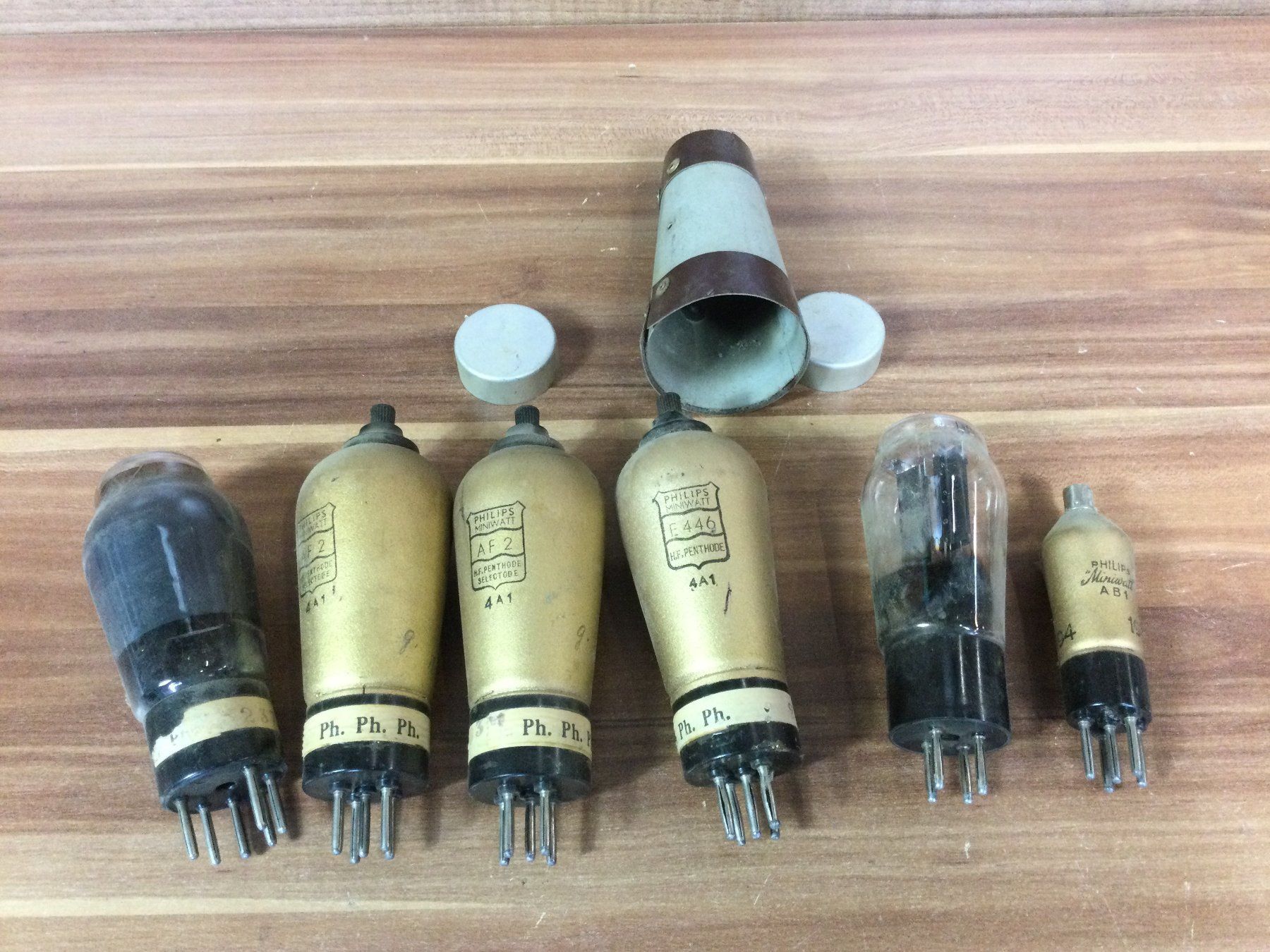 Attrezzi da lavoro: Posten antike Radioröhren Philips – Usato da Wangen SZ venduto da kuriosum12
