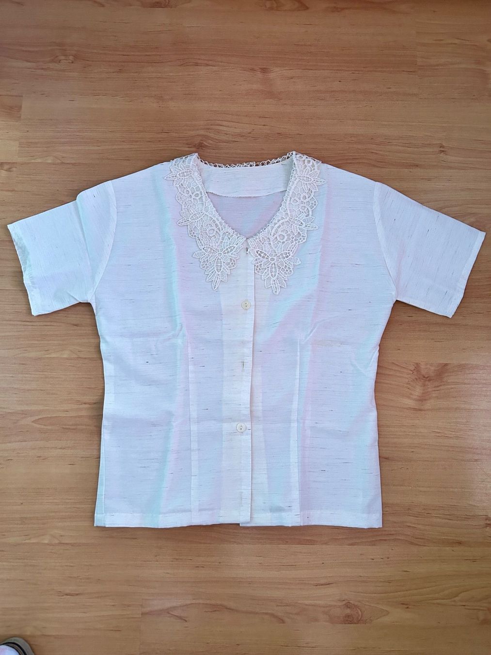 Camicette: Weisse Bluse mit Spitzenkragen Grösse S – Usato da Gutenswil venduto da walker60