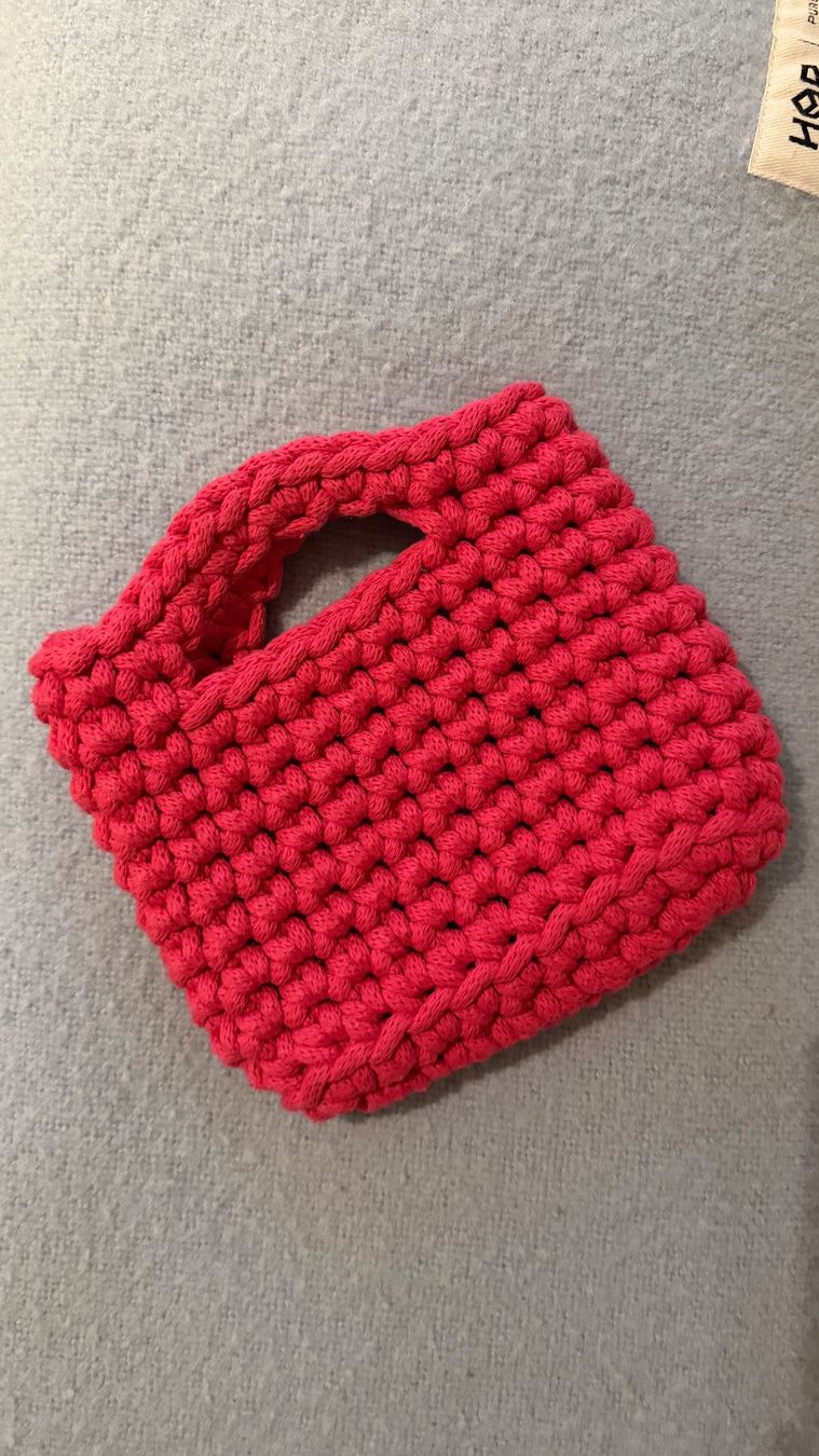 Taschen für Damen: Pink Mini Crochet Bag – Gebraucht aus Zürich von pre_vy7t 1