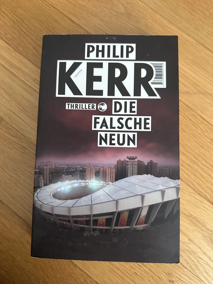 Libri: Buch Die falsche Neun – Usato da Schüpfen venduto da Poly_pi