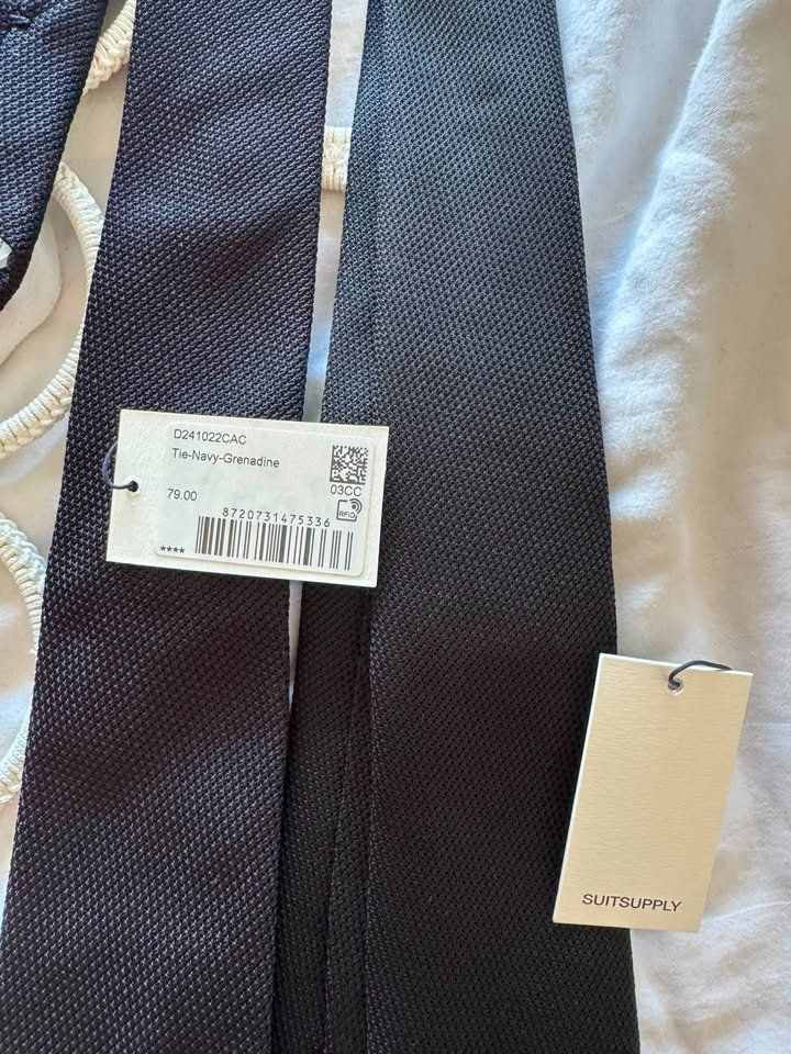 Krawatten: SUITSUPPLY - Tie Grenadine - Navy & Black – Neu und originalverpackt aus Zürich von rkr_7sbv