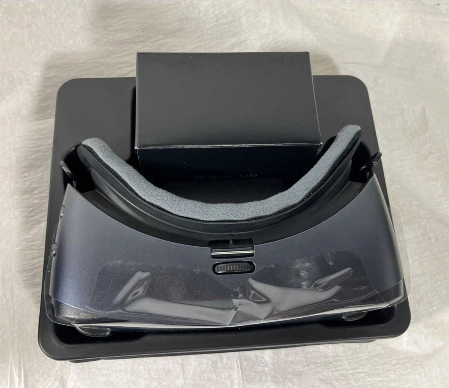 Samsung VR Brille: SAMSUNG Gear VR (2017 Edition) mit Controller – Gebraucht aus Zürich von Pancake187 2