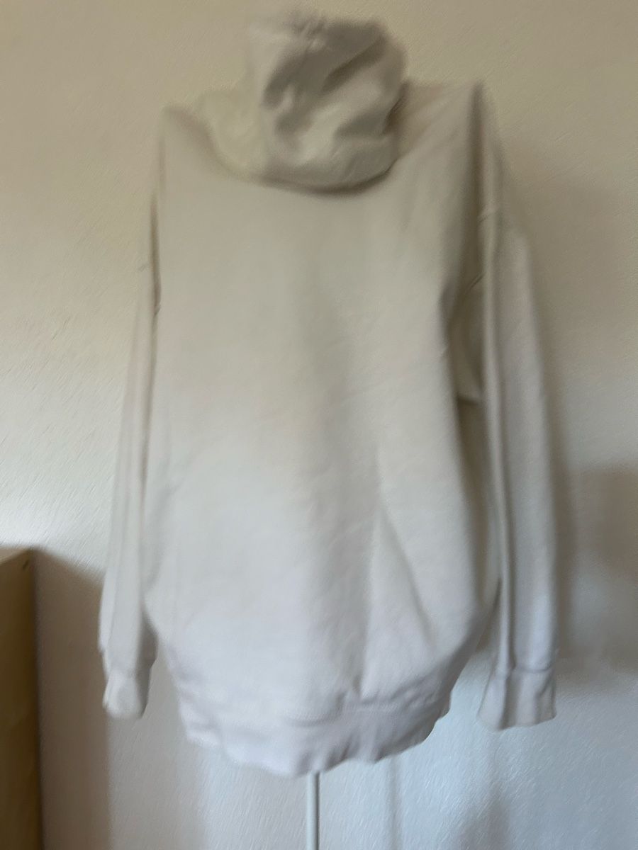 Brandy Melville Maglioni & Felpe: St.Moritz Hoodie – Usato da Schmitten FR venduto da let_k9yc 2