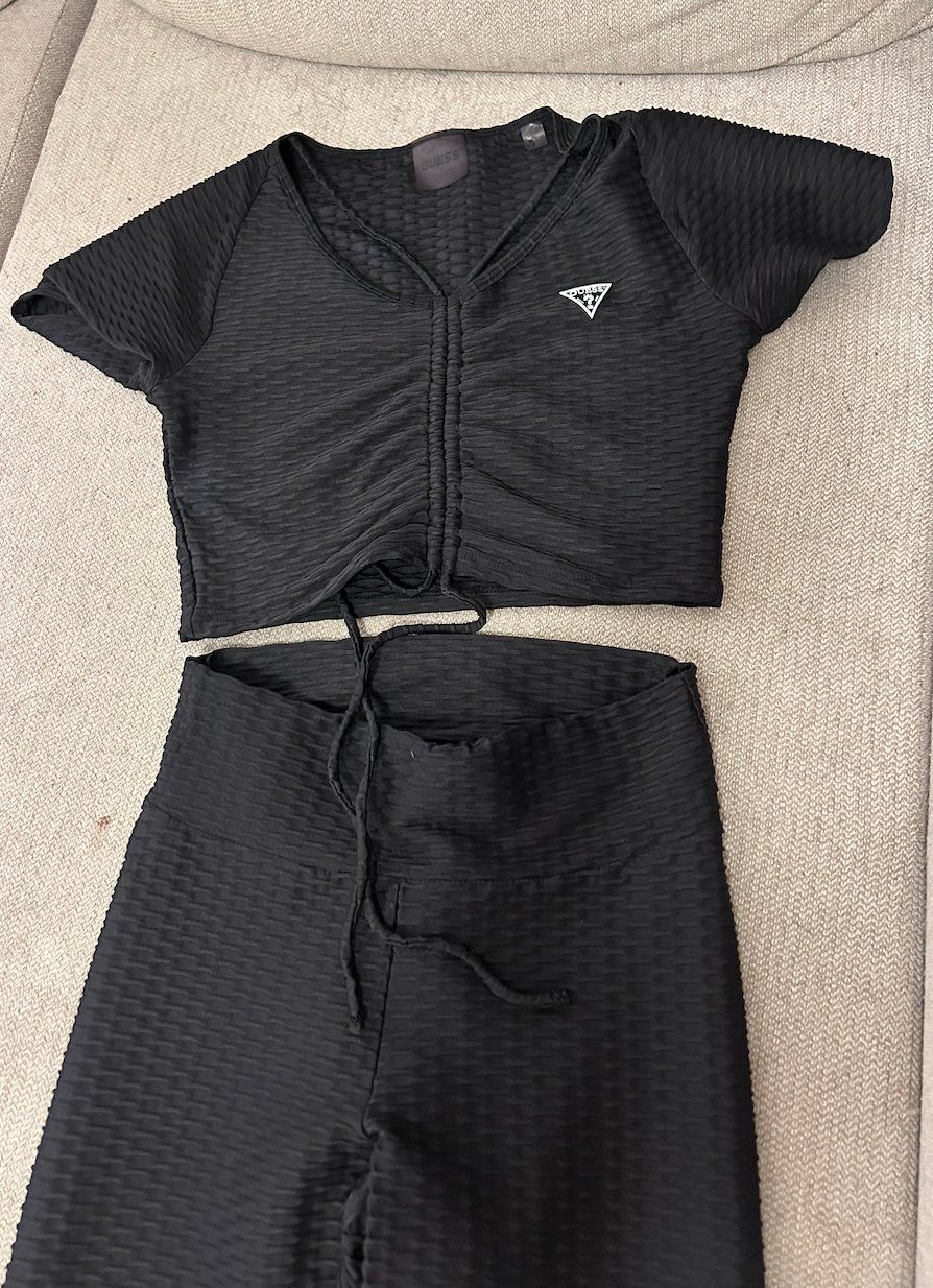 Guess Leggings: Guess activewear Schwarz set (36) S – Usato da Zürich venduto da 202_97cj 1