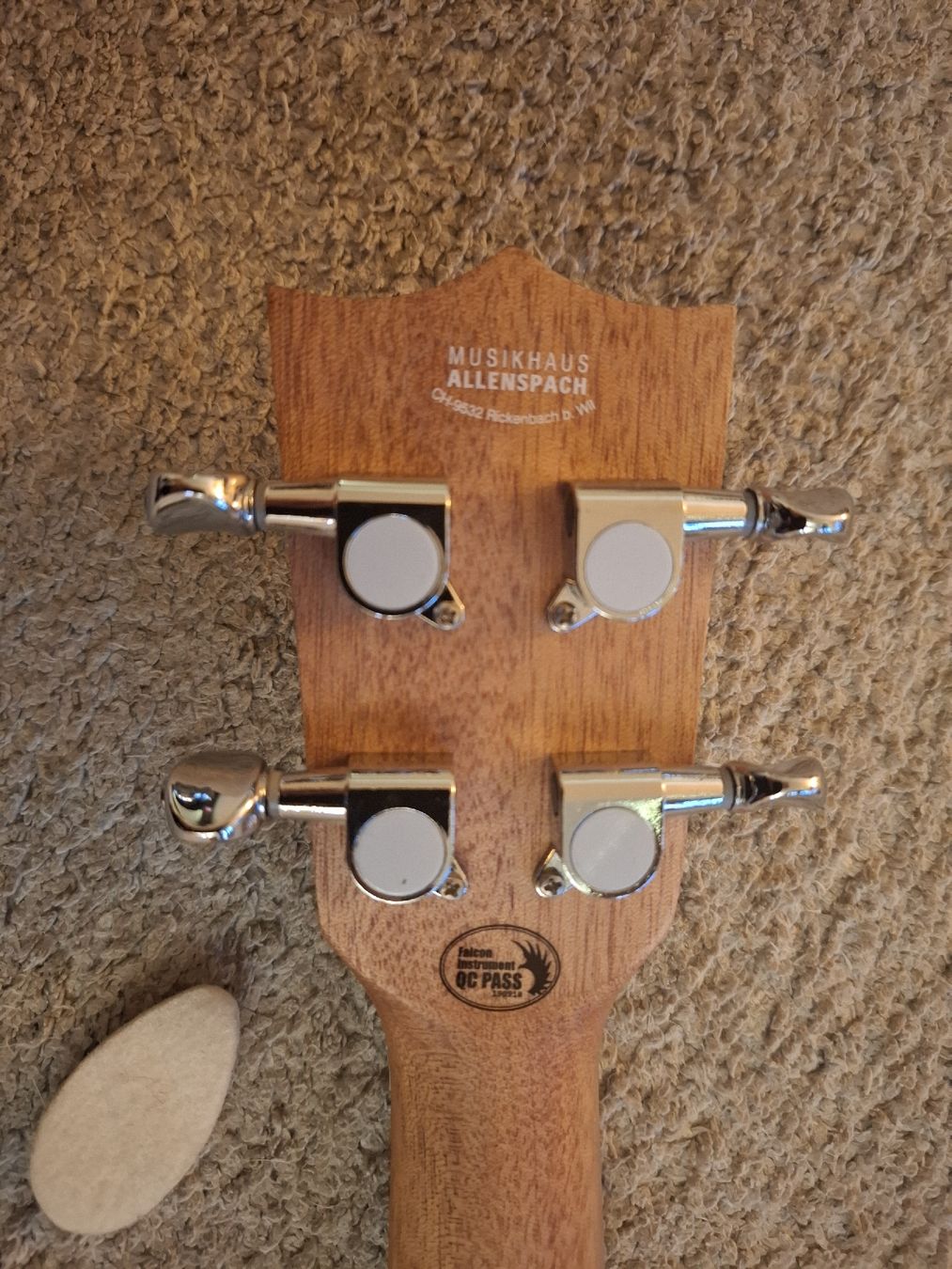 Strumenti musicali: Ukulele, wie neu – Nuovo (secondo la descrizione) da Wil SG venduto da cro_27r5 2