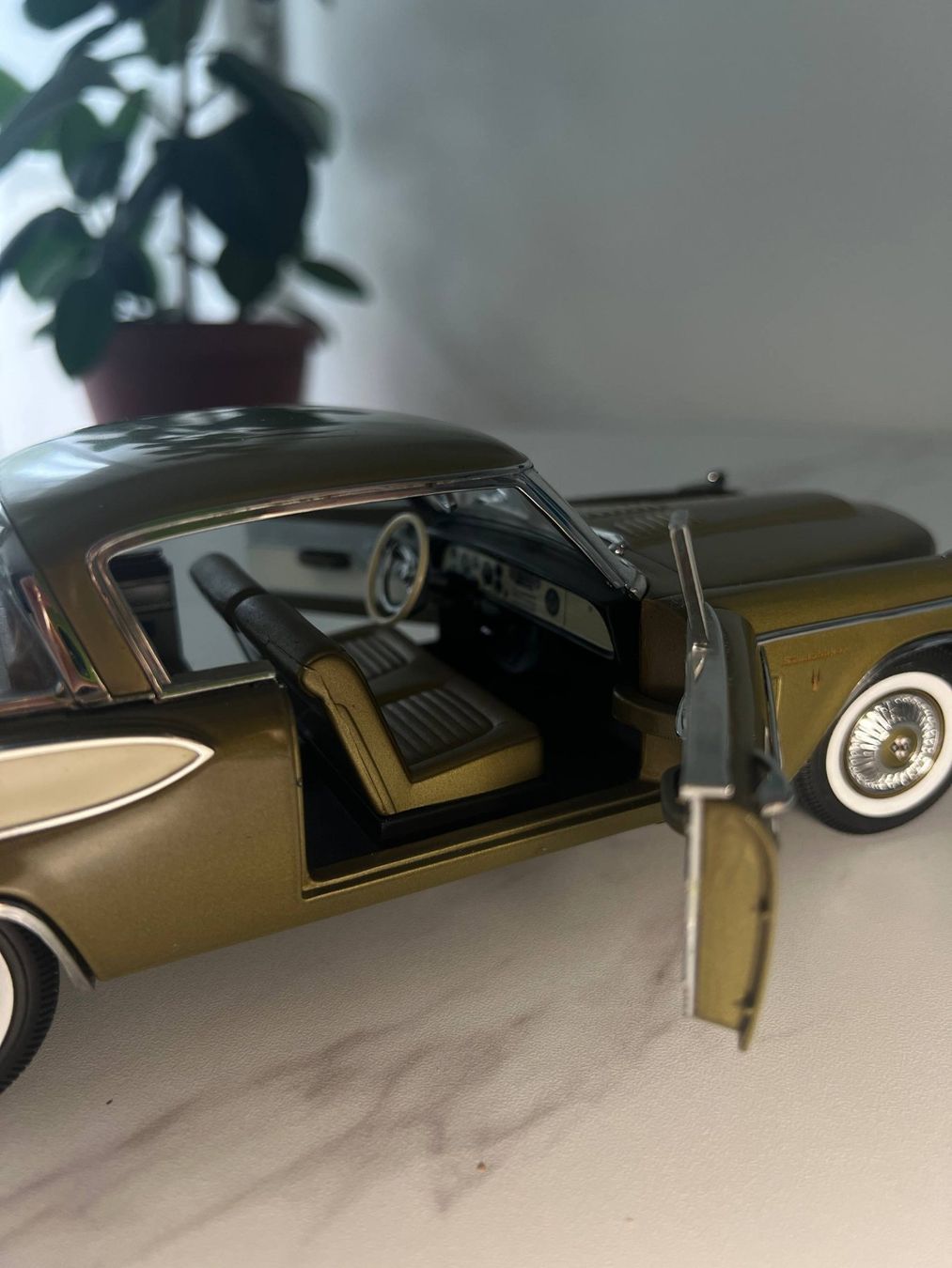 Modellini d'auto: Studebaker Golden Hawk 1957 Modellauto 1:18 – Usato da Basel venduto da hol_8ldp 5