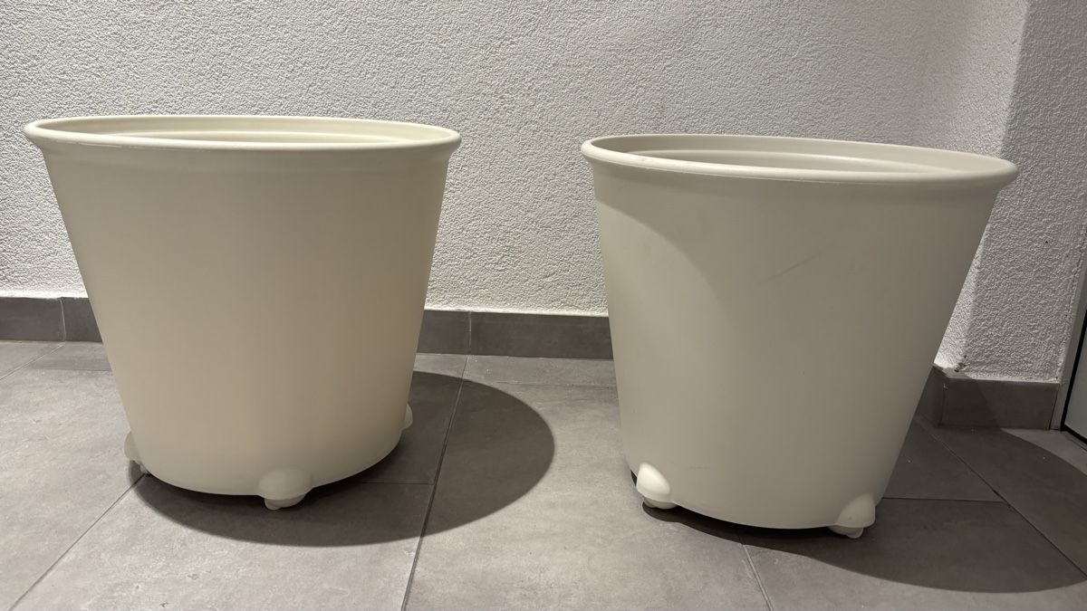 Ikea Vasi per fiori: Cache-pots IKEA PS Thomas Sandell blanc sur roulettes – Usato da Lausanne venduto da Global.P