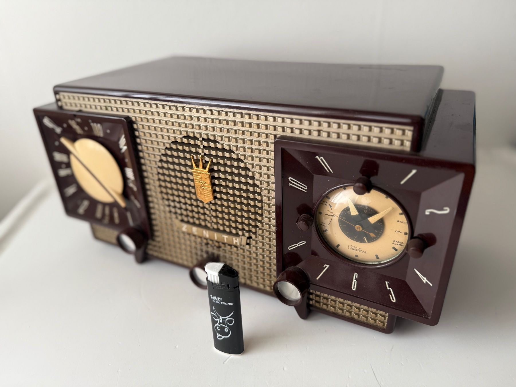 Radio: Antikes Zenith Radio J733 – Usato da Zwingen venduto da moje1 1