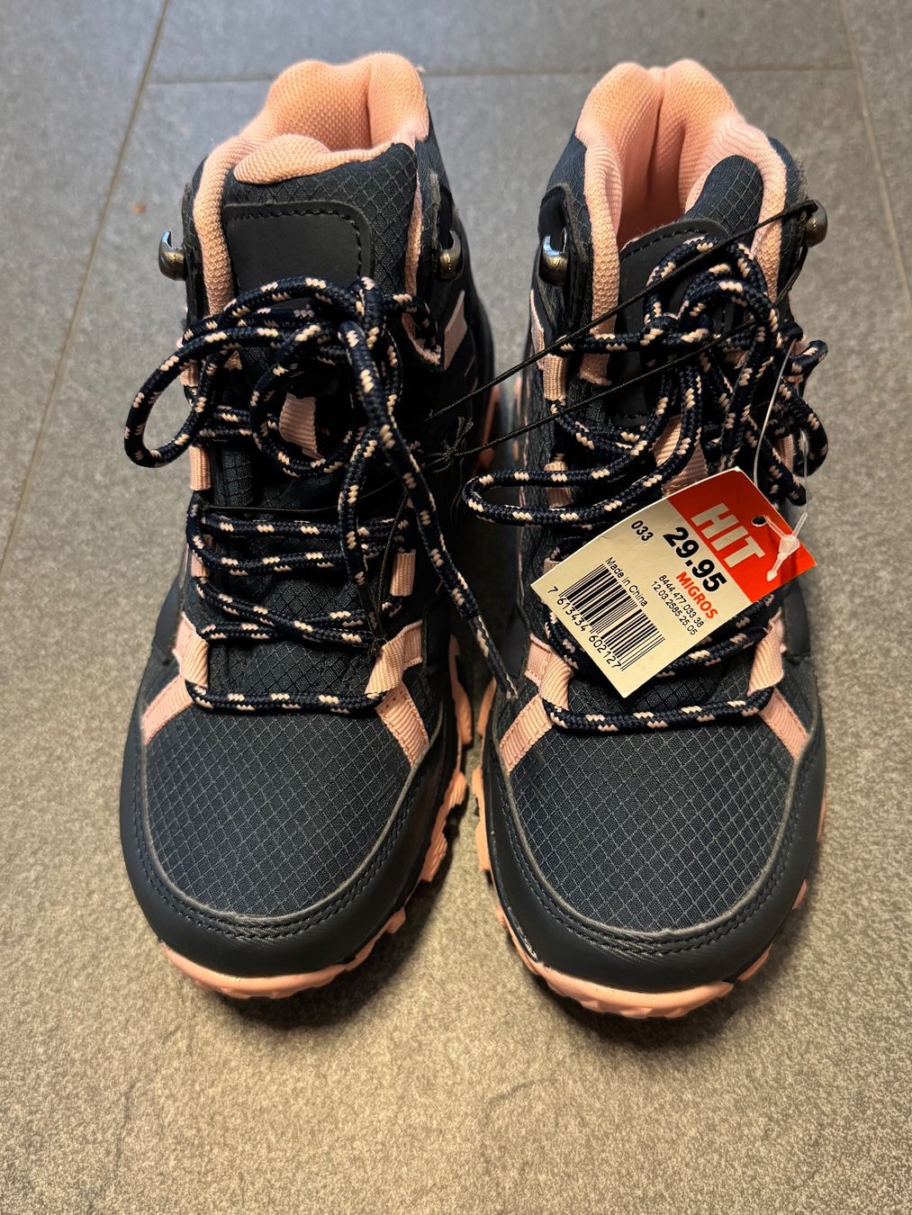 Scarpe per ragazze: Neue Wanderschuhe Grösse 33 – Nuovo (secondo la descrizione) da Stans venduto da Morera