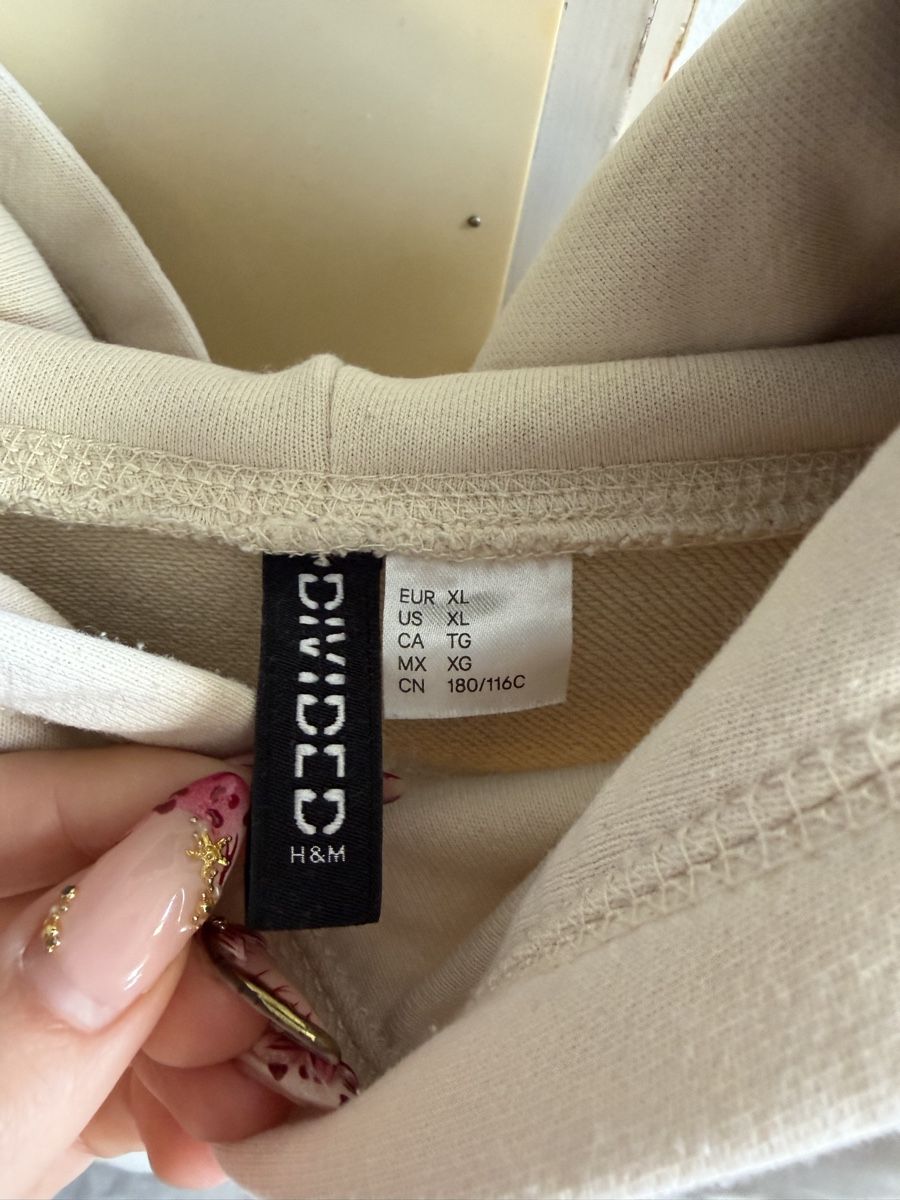 H&M Pullover & Sweatshirts: Kapuzenpullover H&M beige Grösse XL  – Gebraucht aus Kirchberg BE von lea_kb6y 1
