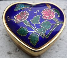 SELTENE-CLOISONNÉ -HERZ- DOSE,-SCHÖN HAND GEMACHT-GOLD-DECOR