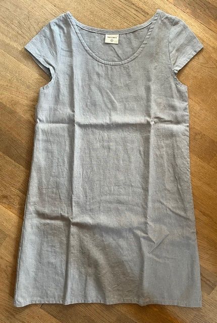 Robes: Schlichtes, leichtes Leinen-Kleid hellgrau – D'occasion à Steinmaur par Dyleila