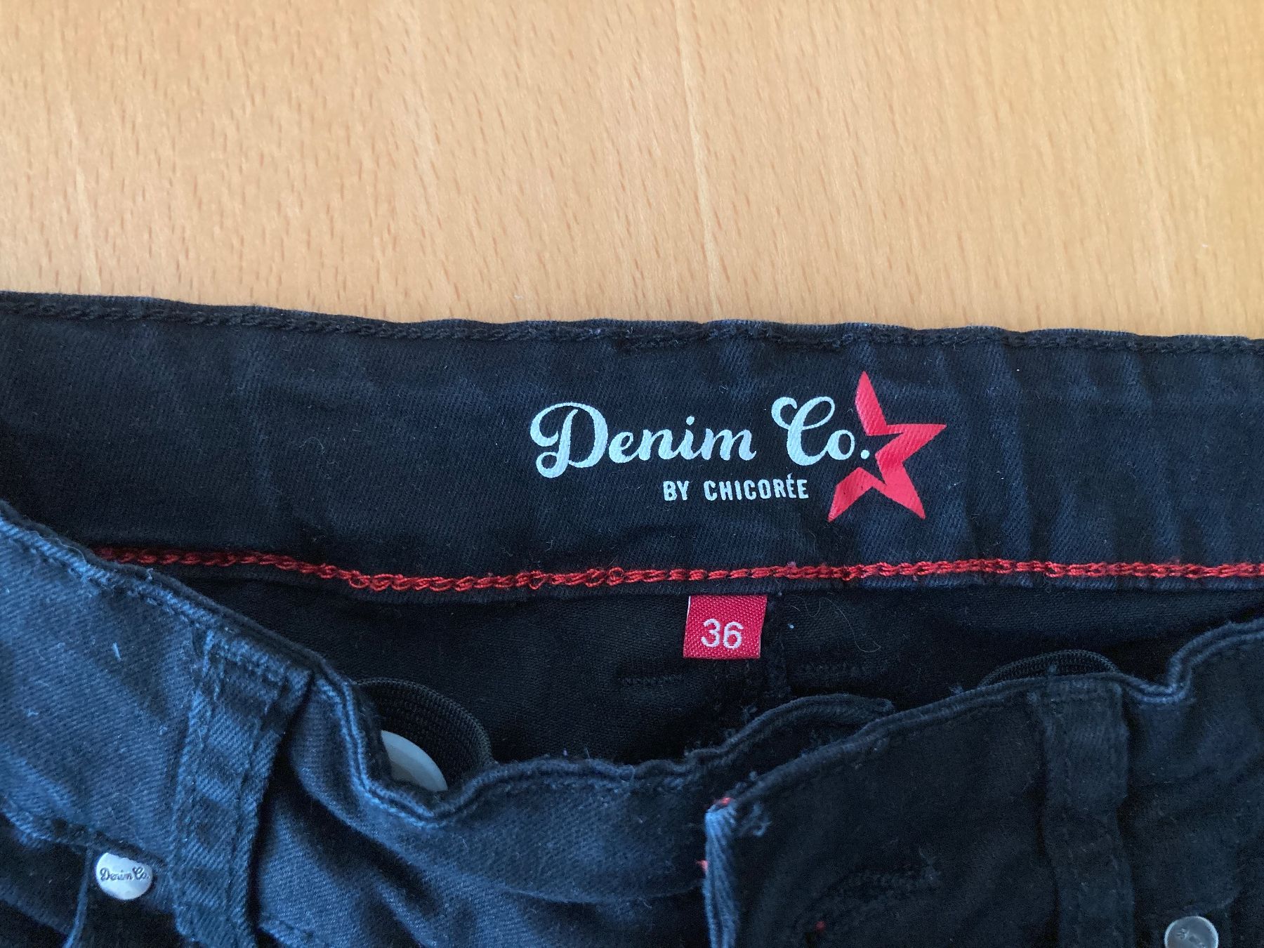 Pantaloni: Capri Hose von Denim ca. Gr. 34 – Usato da Gelterkinden venduto da froggy80 2