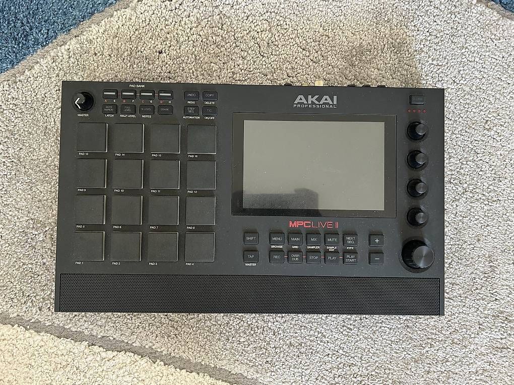 Instruments de musique: AKAI MPC LIVE II – D'occasion à Bern par lor_s9hx
