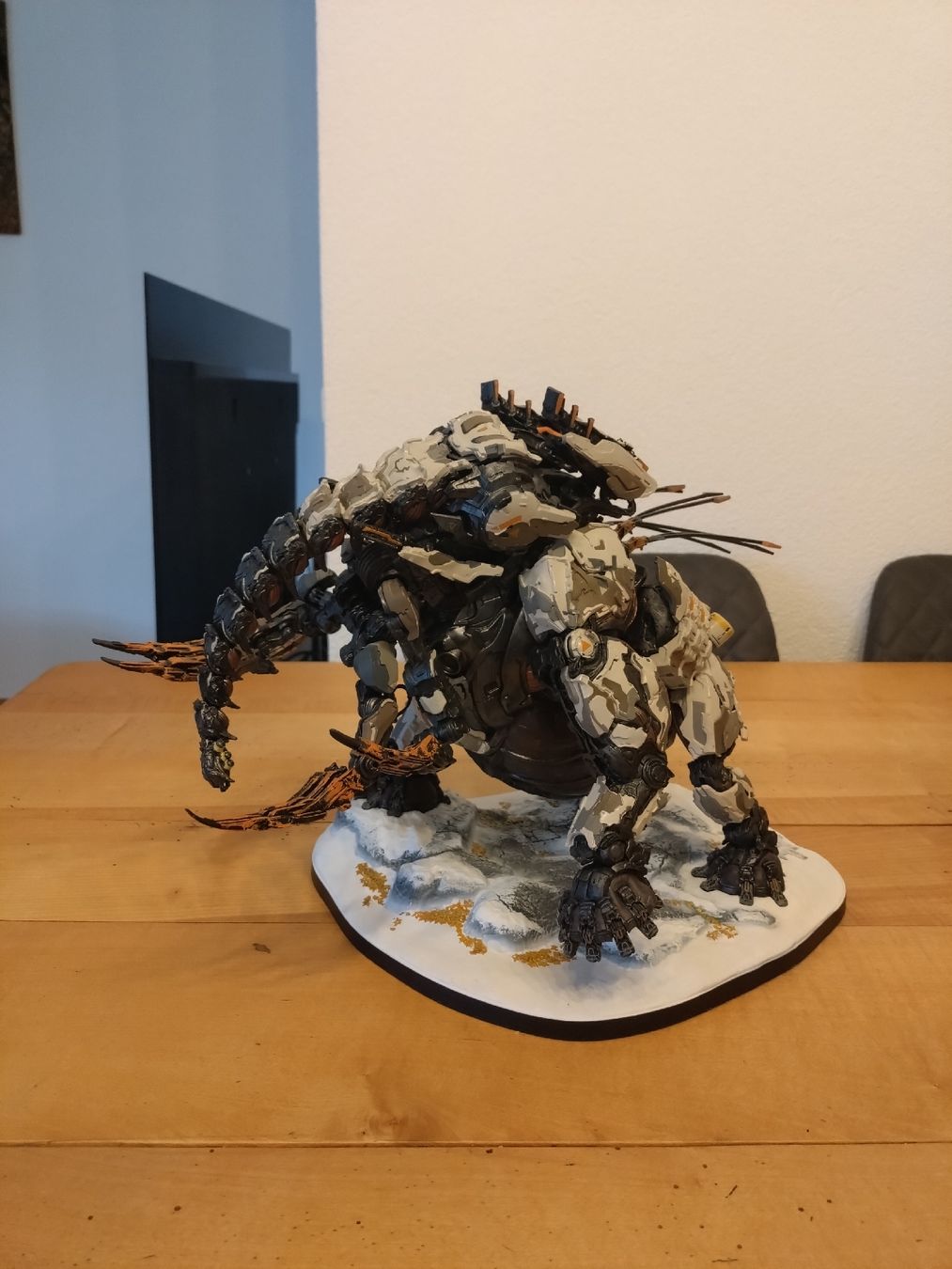 Figuren: Horizon Forbidden West: Bebenzahn Figur  – Gebraucht aus Einsiedeln von Warlight