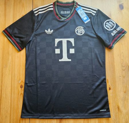 FC Bayern München Trikot NEU adidas Gr. M FCB Trikot
