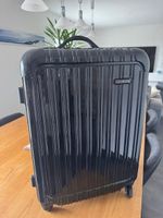 Schwarzer Reisekoffer