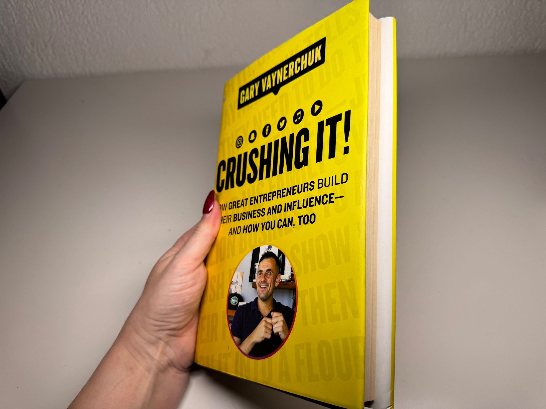 Libri: BOOK: Gary Vaynerchuk, Crushing it – Usato da Grosswangen venduto da English_books 1