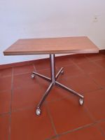 Beistelltisch auf Räder