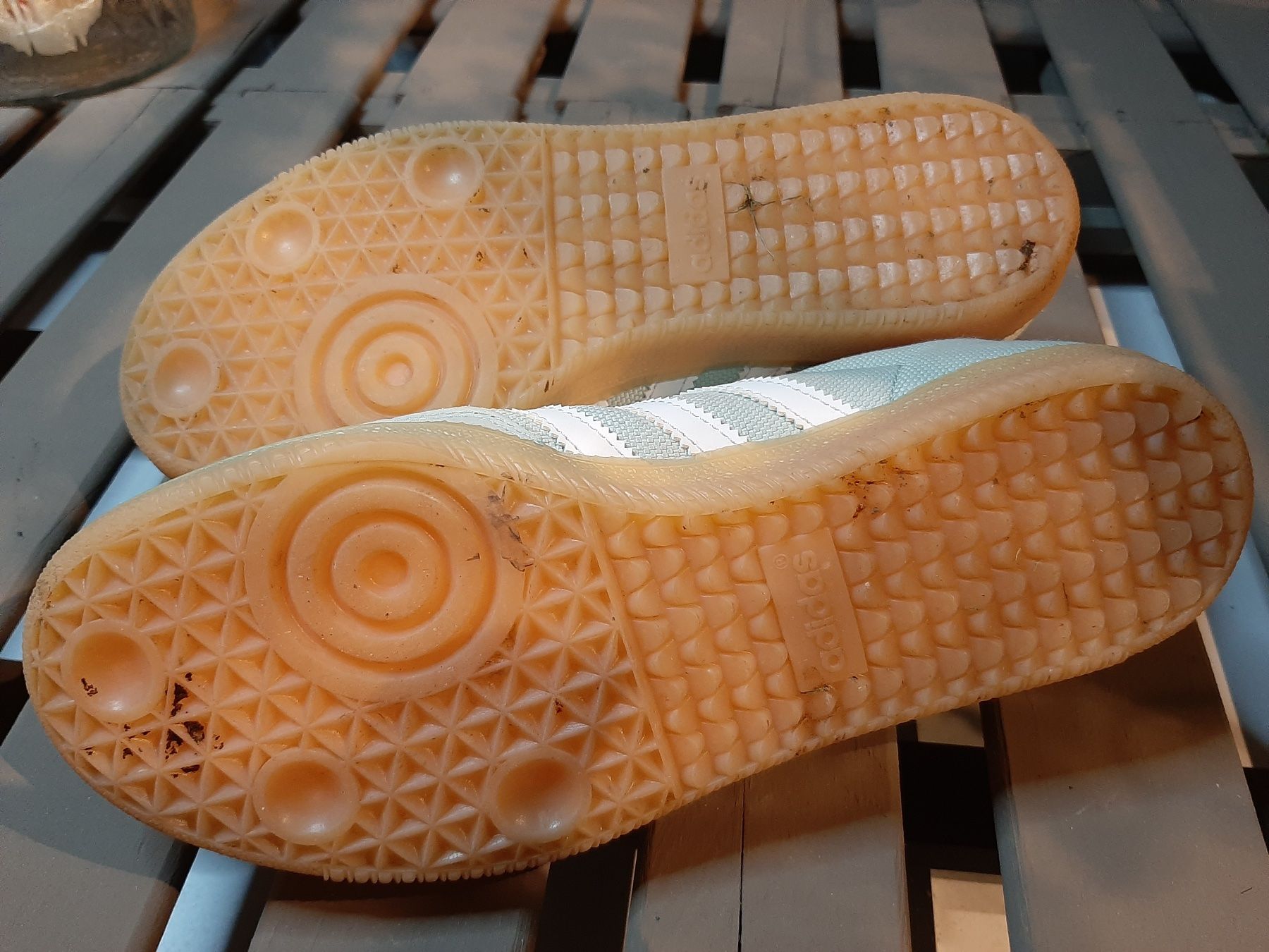 Scarpe da donna: Mint Weiss Adidas Schuhe US 7 – Nuovo (secondo la descrizione) da Bern venduto da Preloved.Nile.4.Sale 7