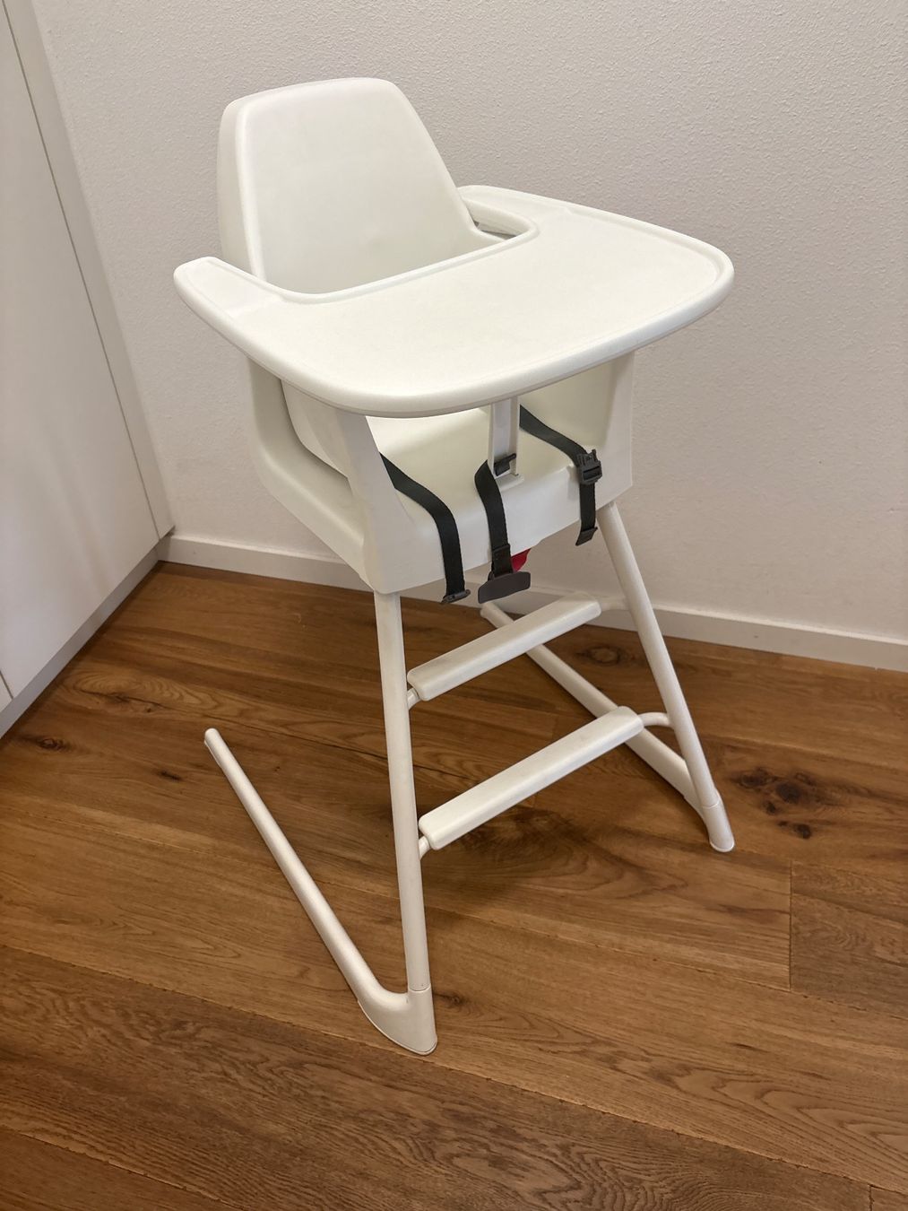 Ikea Sedie: Chaise pour bébé IKEA evolutive – Usato da Nyon venduto da Iryna1260