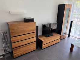 Hochwertige Wohnwand Nussbaum Massiv, 3-teilig, neuwertig!