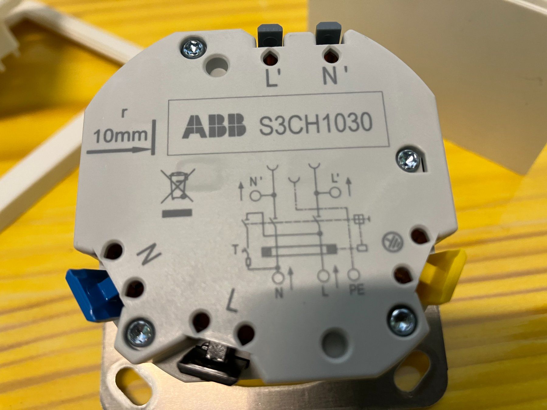 ABB Spine: ABB Sicherheits-Steckdose - SIDOS - 10A ab 1.- – Nuovo (secondo la descrizione) da Lichtensteig venduto da Buy24International 4