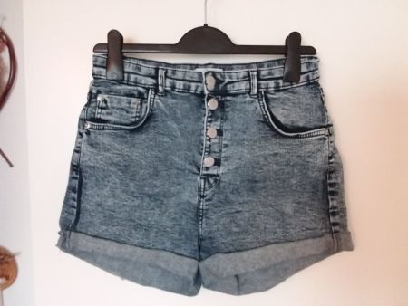 Short taille haute  en jeans Bershka