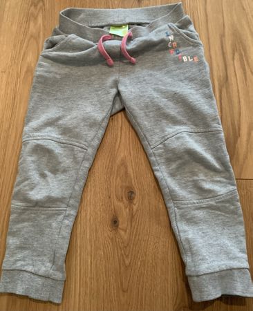 Süsse Mädchen Jogginghose von Impidimpi, Grösse 98/104