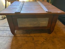 Table basse en bois massif rustique état d'occasion