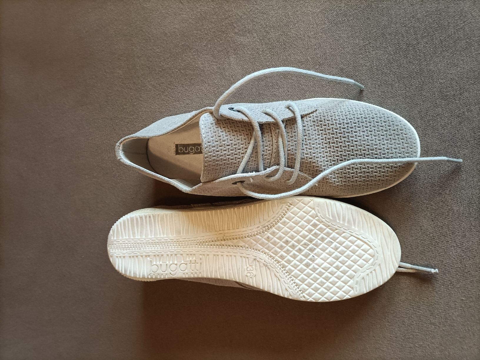 Bugatti Scarpe da donna: Bugatti Sneaker, Gr. 36, hellgrau, Stoff, Top Zustand! – Nuovo e nell'imballaggio originale da St. Gallen venduto da jan_ccx7