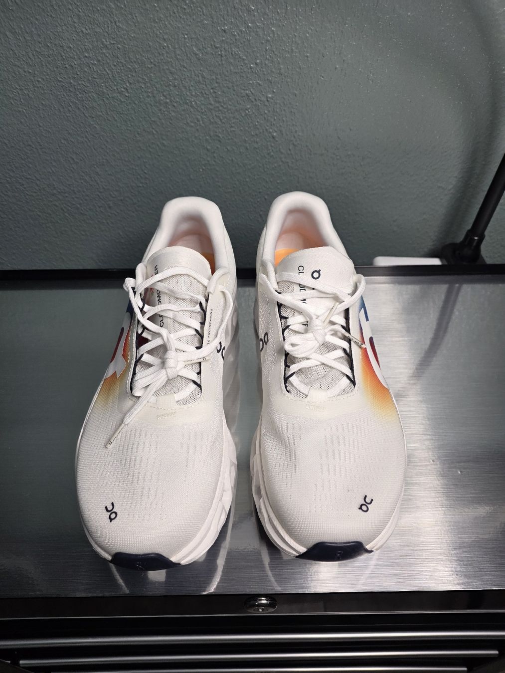On Scarpe da uomo: On Running Cloudmonster 2, White Rainbow, Size EU 45 – Nuovo (secondo la descrizione) da Brüttisellen venduto da par_8zbj 3