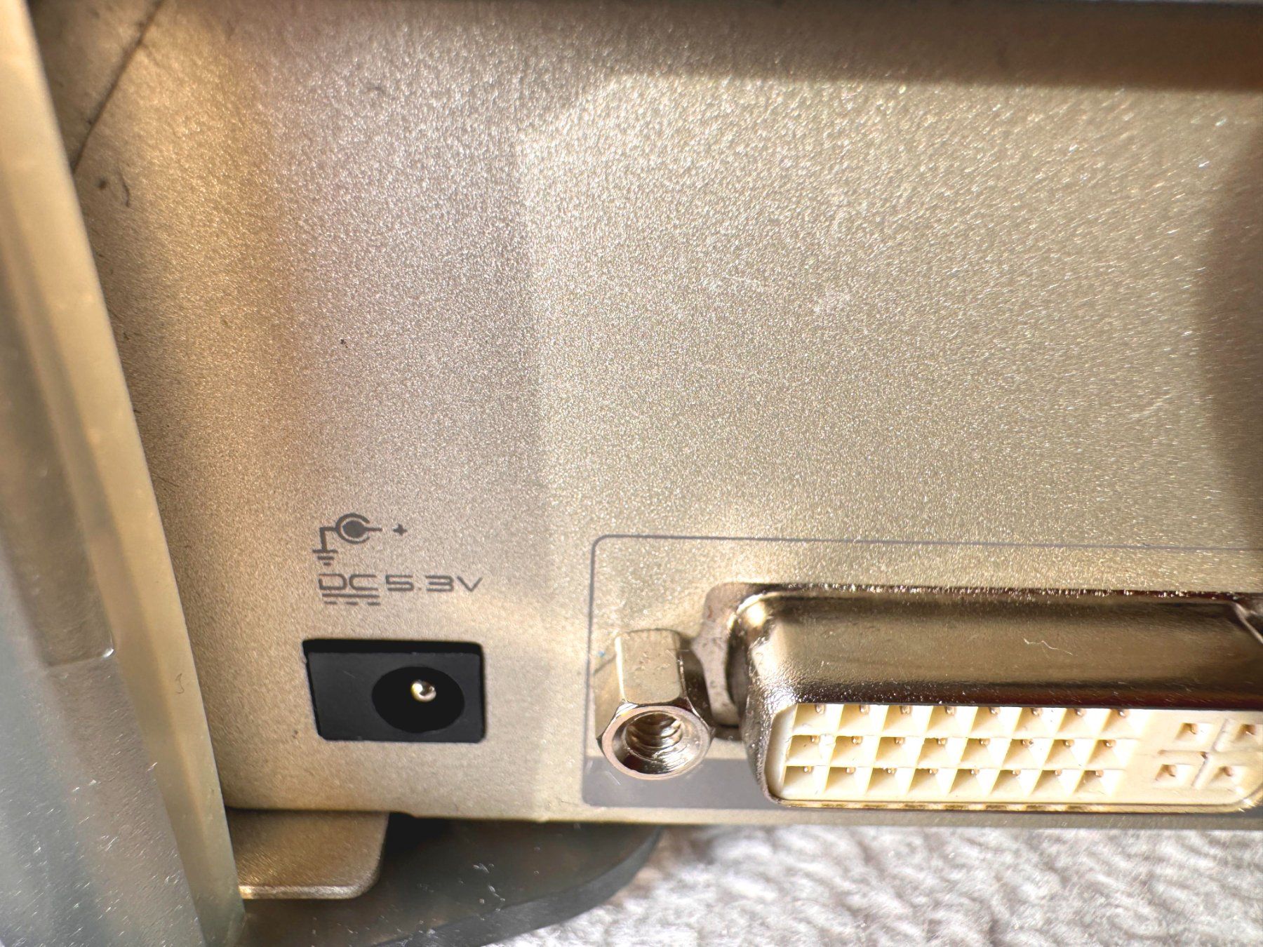 Videocamere: Aten VS-164 4 way DVI Video Splitter – Usato da Zürich venduto da Malco0 4