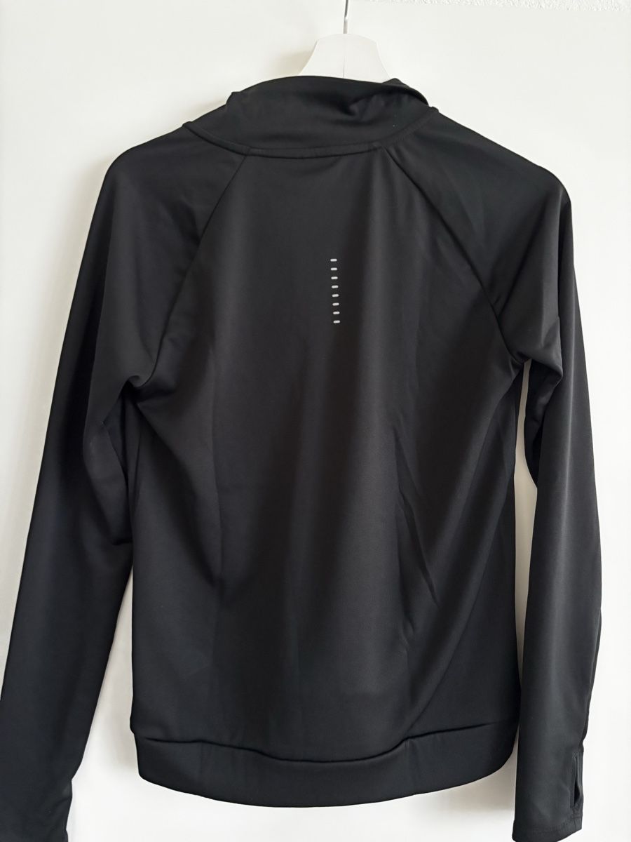 Nike Top: Nike Gym Top – Nuovo (secondo la descrizione) da Basel venduto da sop_h98w 2
