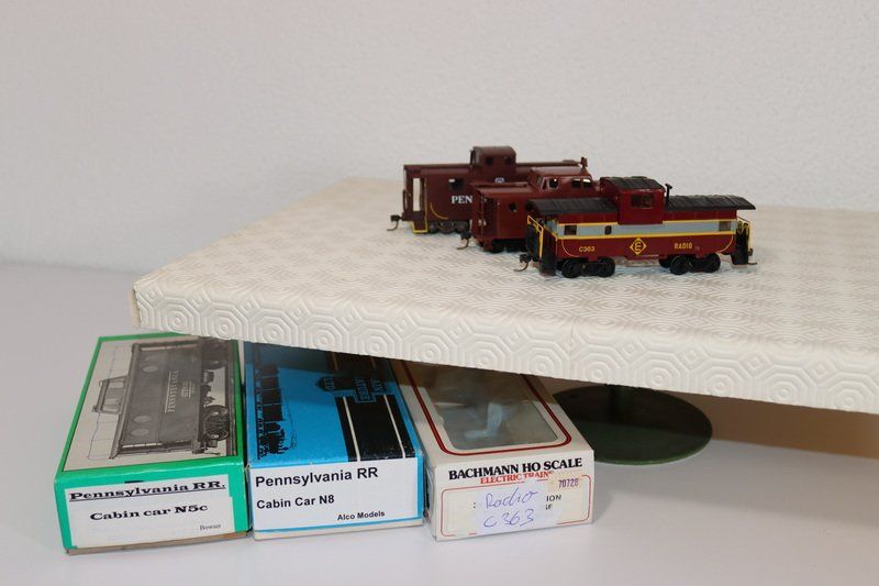 Modelleisenbahnen: 3 US Caboose ( 542 ) – Gebraucht aus Kerzers von Winu64