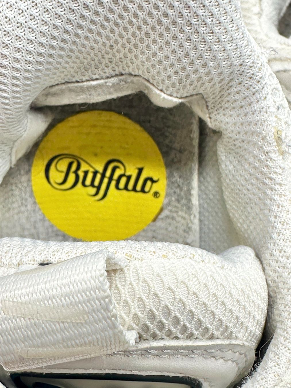 Buffalo Damenschuhe: Buffalo Baskets Cld Chai Vegan. Pointure 37 – Gebraucht aus Morges von Auct 2